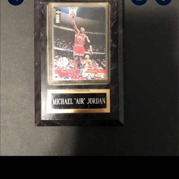 Micheal jordan Basketball card - Picture 2 of 3